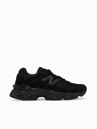 9060 Triple Black Suede