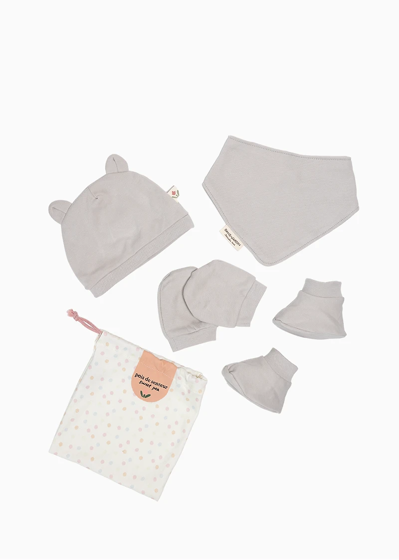 Ensemble Bavoir-Chapeau-Mitaines-Chaussettes