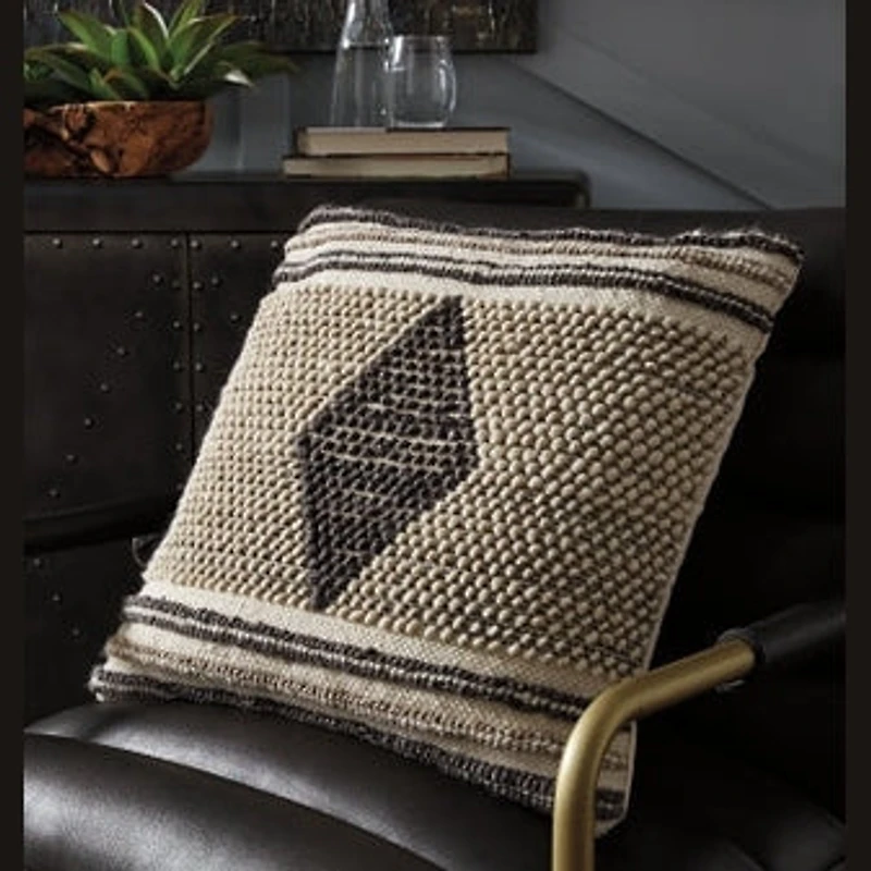 Ricker Pillow (4/CS)