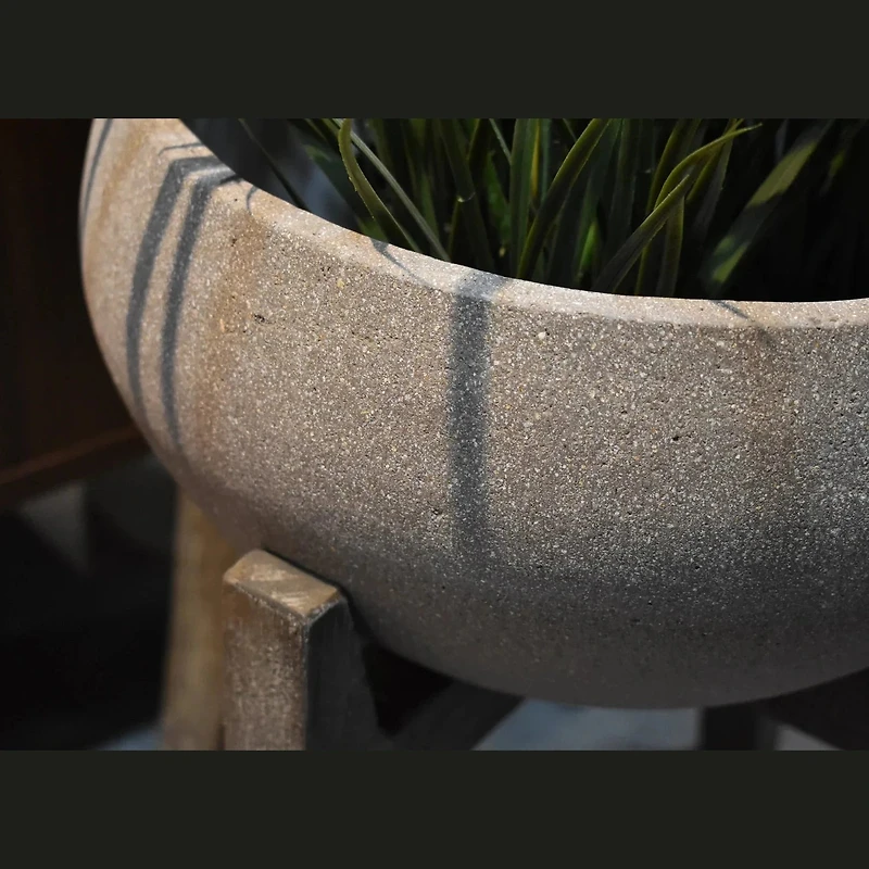 Patio Large Standing Urn - Brown Stone