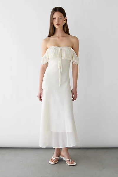 RUFFLE MAXI DRESS WITH LACE TRIM DETAIL
