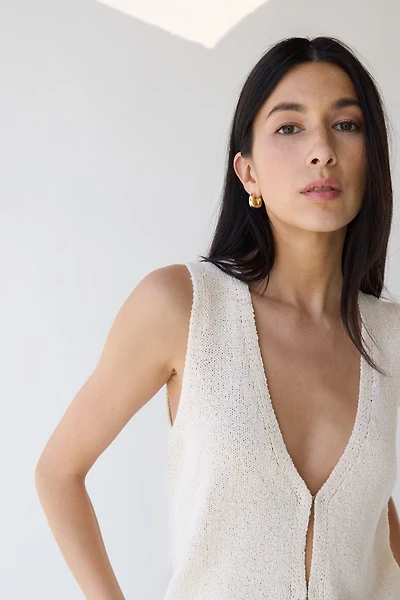 THICK HUGGIE HOOP EARRINGS