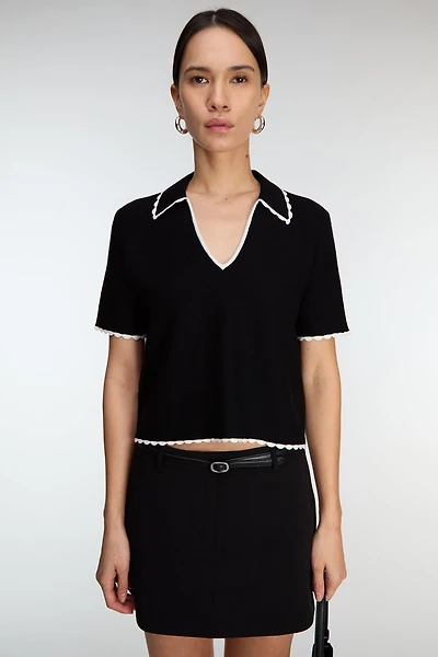 CROPPED COLLARED V-NECK SHORT SLEEVE SWEATER