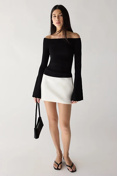 OFF THE SHOULDER TRUMPET SLEEVE TOP