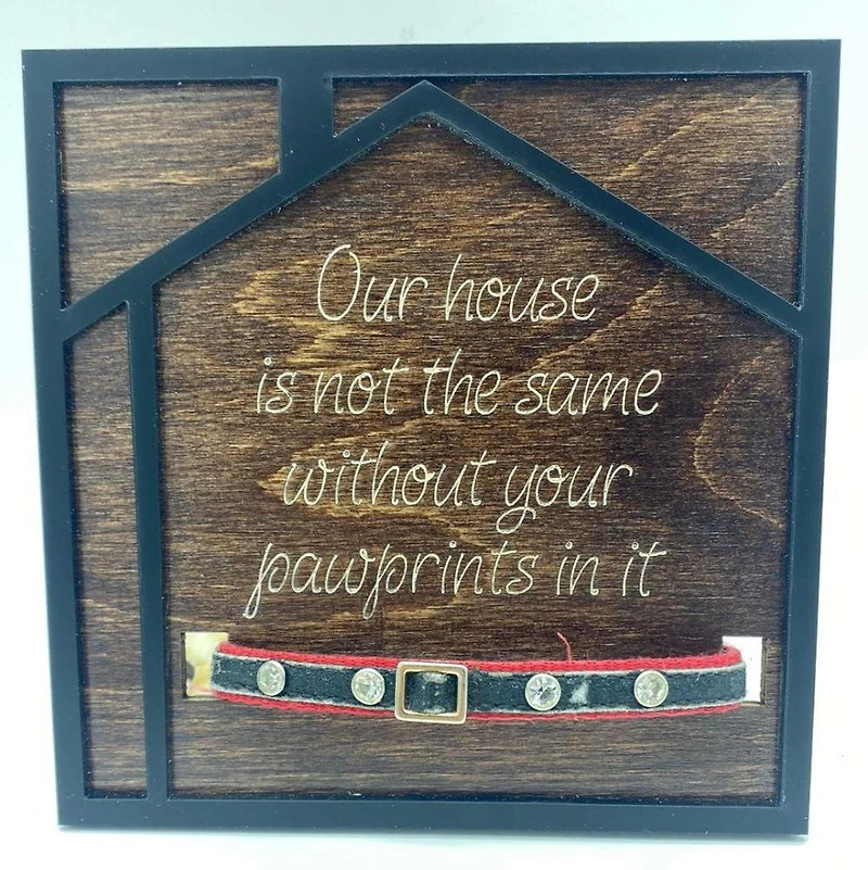 Collar Holder (memorial)