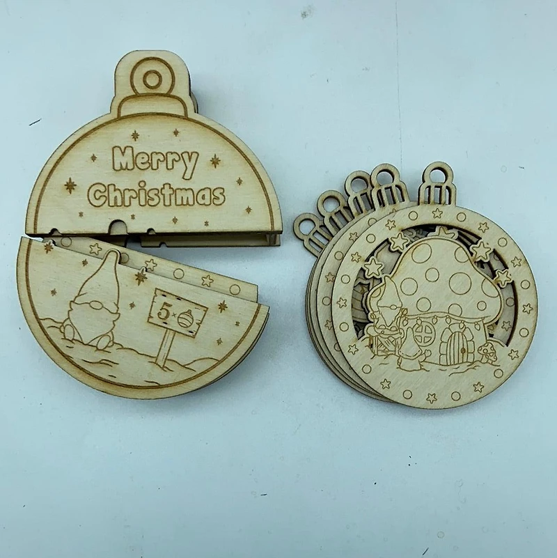 Gnome Ornament Set (5pcs + Case)