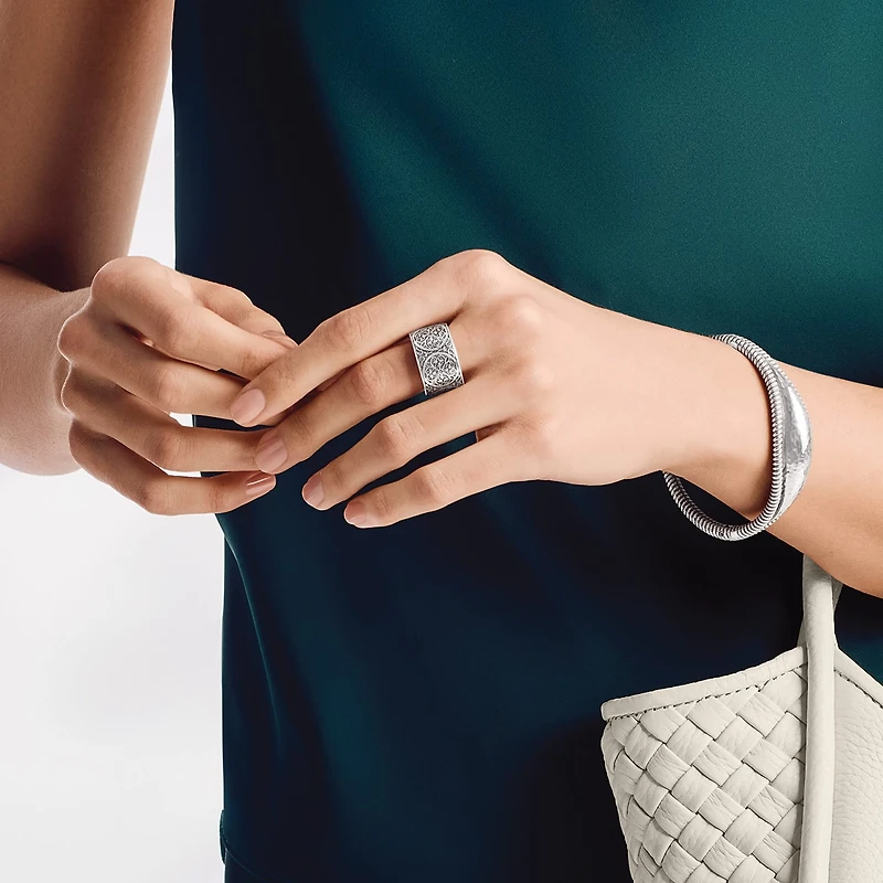 Ferrara Lacrima Hinged Bracelet