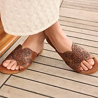 Nicki Lasered Slides