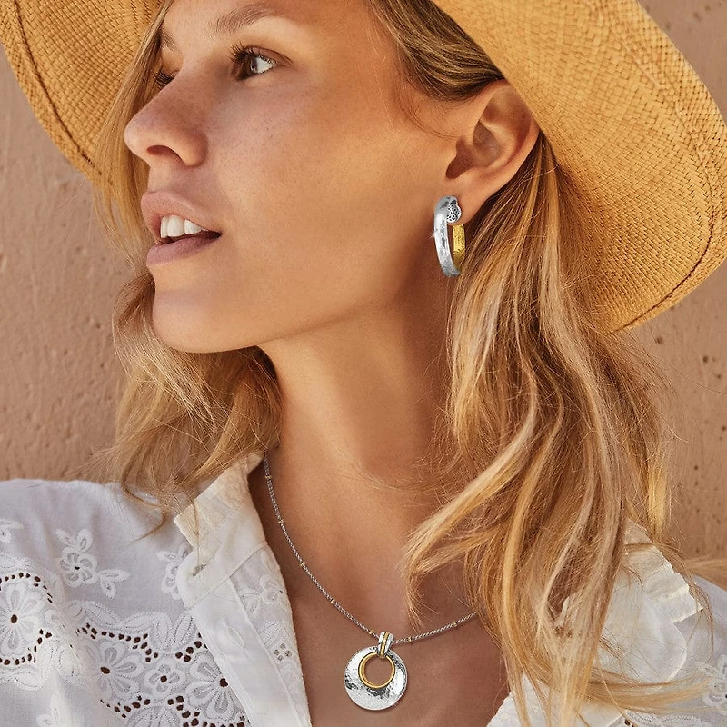 Ferrara Entrata Petite Necklace