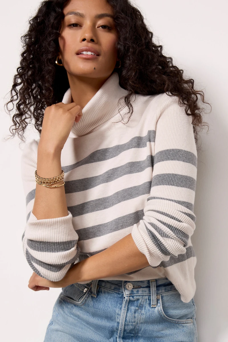 Korie Pullover