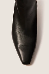 Sylvia Knee Boot