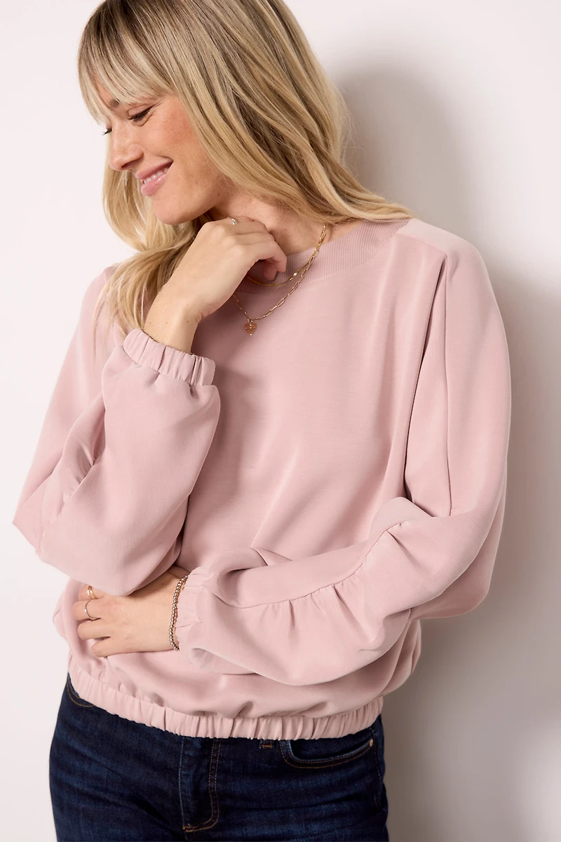 Mariana Sleek Pullover