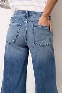 Goldie w Exaggerated Hem