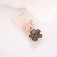 2 pinces à cheveux - Fleurs beiges & brunes