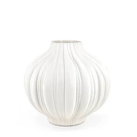Wavy vase - White