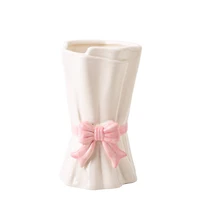 White vase - Pink loop