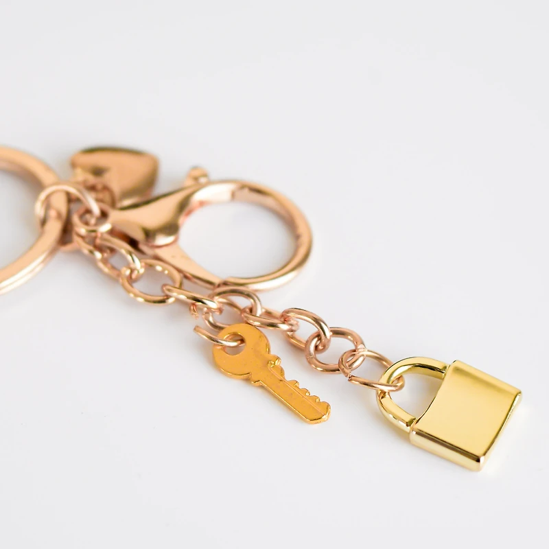 Golden keychain - Padlock