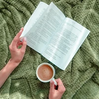 Kozy textured throw - Olive green