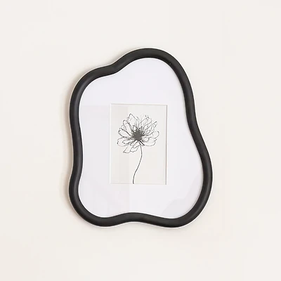 Irregular shaped photo frame - 5 x 7 black