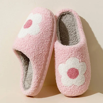Pink slipper with pattern - White flower