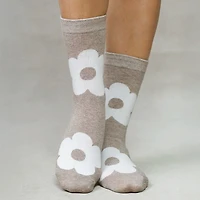 Flower patterned base - Brown