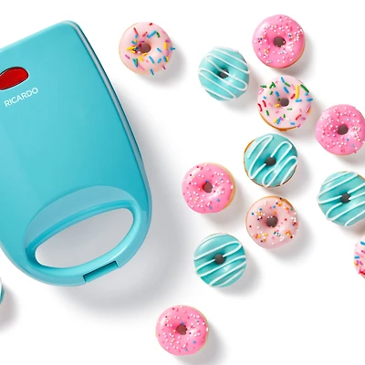 Mini doughnut maker