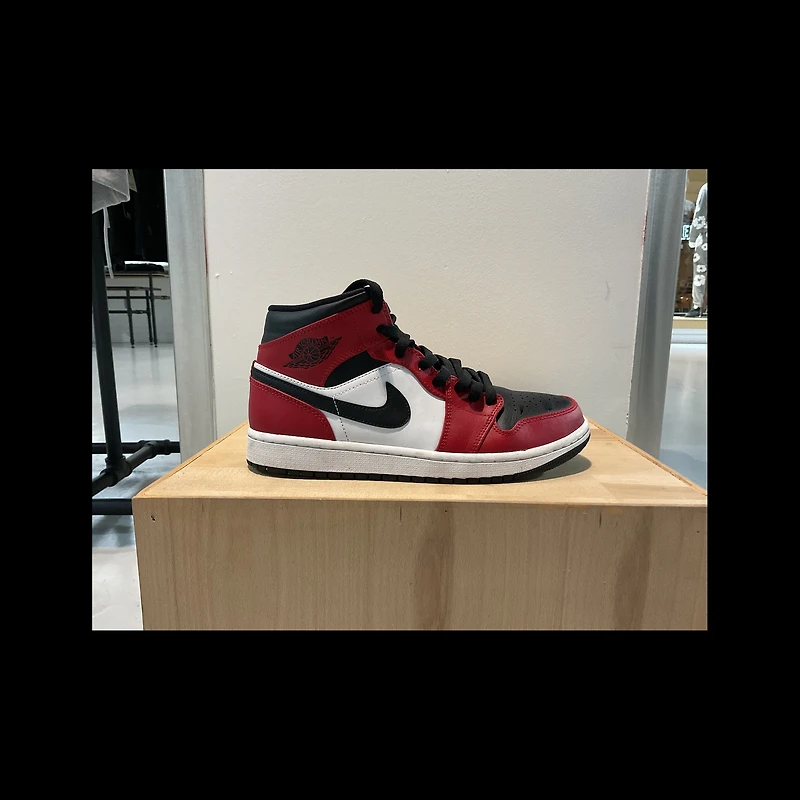 Pre-Owned Air Jordan 1 Mid 'Chicago Black Toe'