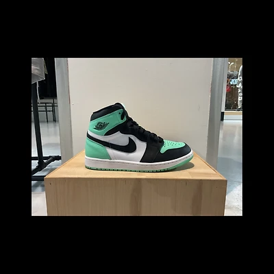 Pre-Owned Air Jordan 1 Retro High OG 'Green Glow'