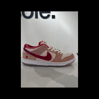 Pre-Owned StrangeLove x Dunk Low SB 'Valentine's Day'