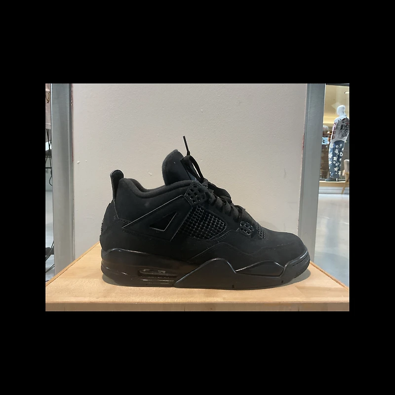 Pre-Owned Air Jordan 4 Black Cat