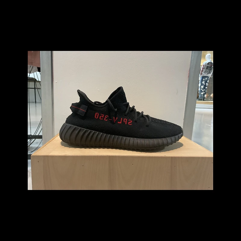 Pre-Owned Yeezy Boost 350 V2 'Bred'