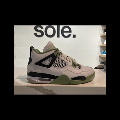Pre-Owned Women’s Air Jordan 4 Retro ’Seafoam’