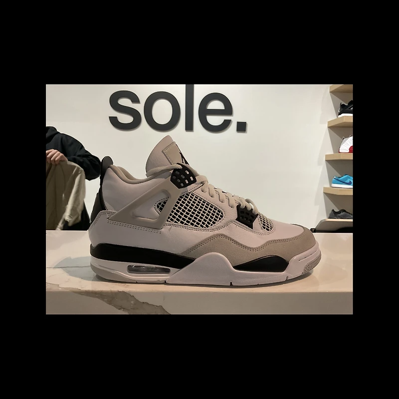 Pre-Owned Air Jordan 4 Retro 'Military Black'