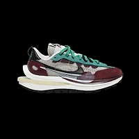 sacai x VaporWaffle SP 'Villain Red'