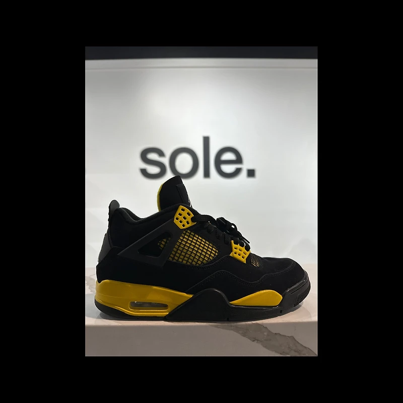 Pre-Owned Air Jordan 4 Retro 'Thunder' 2023