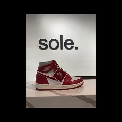 Pre-Owned women’s Air Jordan 1 High OG ‘Newstalgia Chenille’