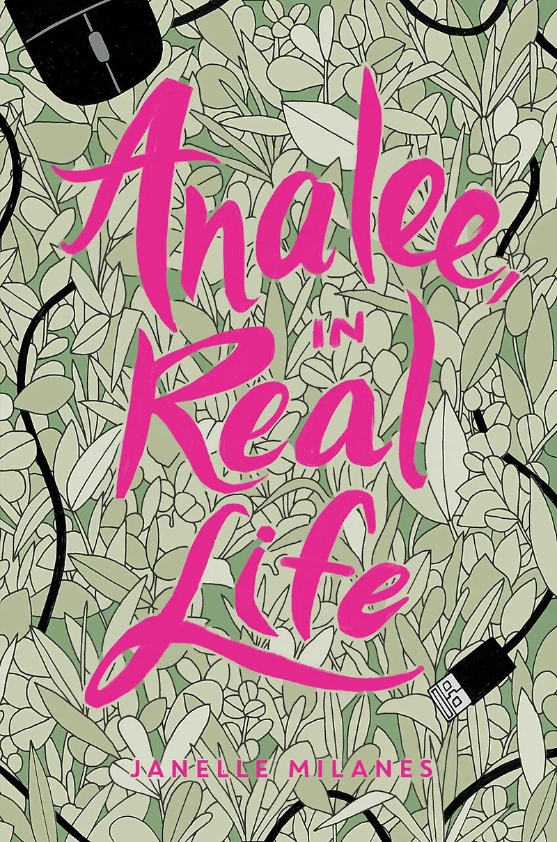 Analee, Real Life