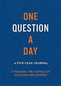 One Question a Day (Navy): A Five-Year Journal: A Personal Time Capsule of Questions and Answers
