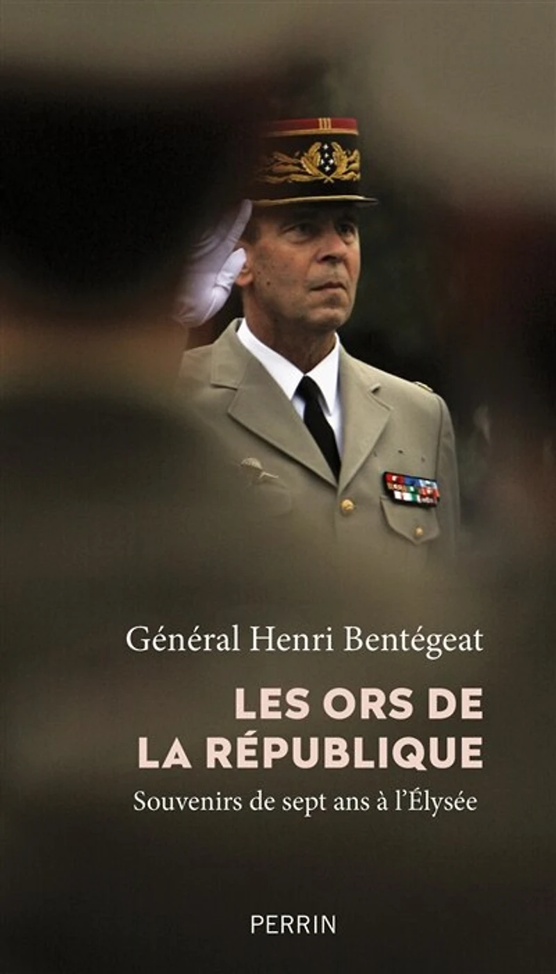Les ors de la République: souvenirs sept ans à l'Elysée
