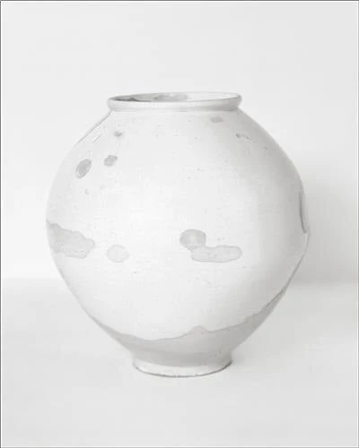 The Korean Ceramics: The Scholar's Vision, The Photographer's Eye