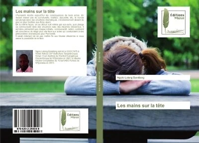 Les mains sur la tête