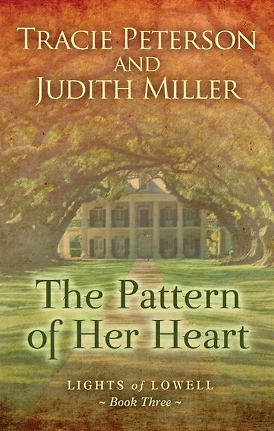 The Pattern Of Her Heart: (Large Print)