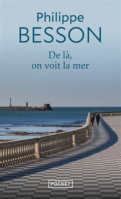 De là, on voit la mer
