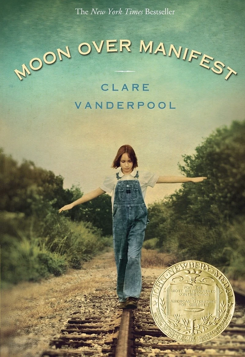 Moon Over Manifest: (newbery Medal Winner)