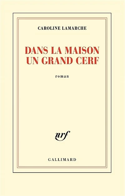 Dans la maison un grand cerf