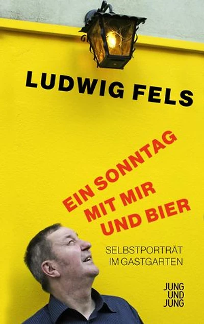 Ein Sonntag mit mir und Bier: Selbstporträt im Gastgarten