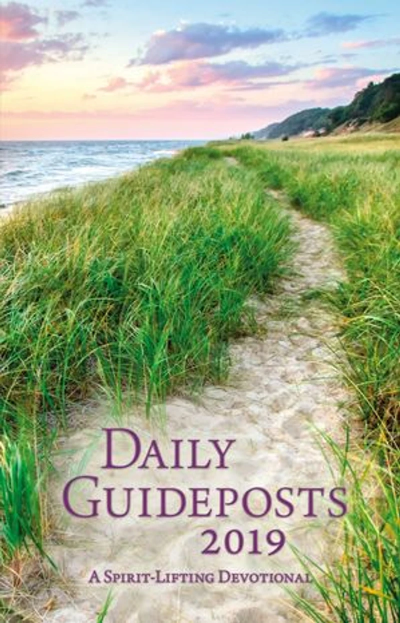 Daily Guideposts 2019: A Spirit-Lifting Devotional