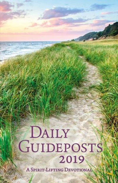 Daily Guideposts 2019: A Spirit-Lifting Devotional