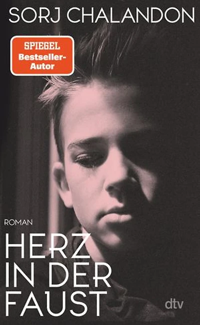 Herz in der Faust: Roman | »Zweifellos haben wir einen der ganz großen Romanciers der Gegenwartsliteratur vor uns.« Thomas Wagner, Der Freitag