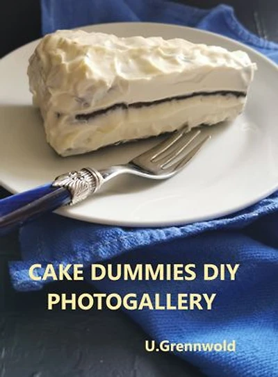 DIY cake dummies, made with love and garbage: photo gallery